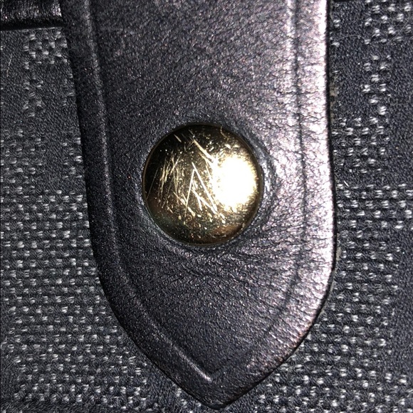 Dooney and Bourke wristlet - Picture 4 of 4